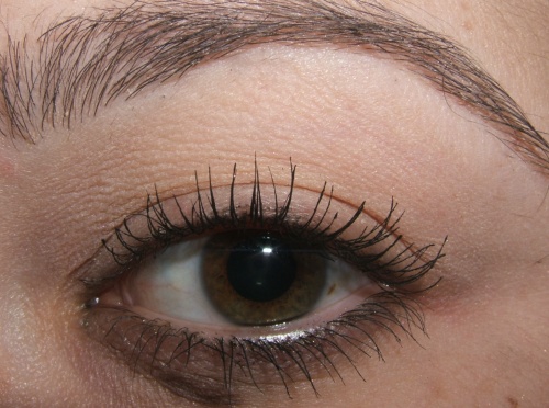be-buxom-lash-mascara-2