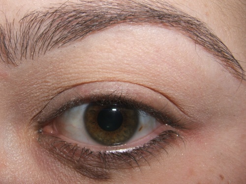 completely-bare-lashes-eye