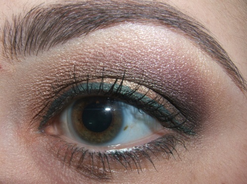 holiday-08-warm-eyes-palette-look-3