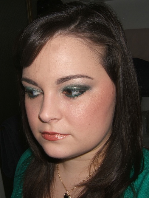 green-shirt-look-17