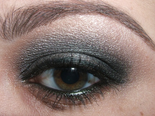knight-devine-smokey-look-6