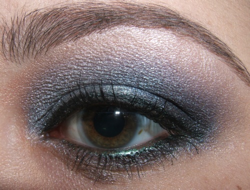 smokey-blues-look-3